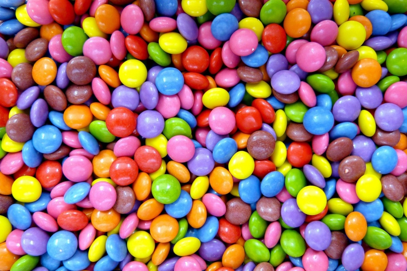 confiserie-COMPS SUR ARTUBY-min_smarties_confectionery_lenses-1150911